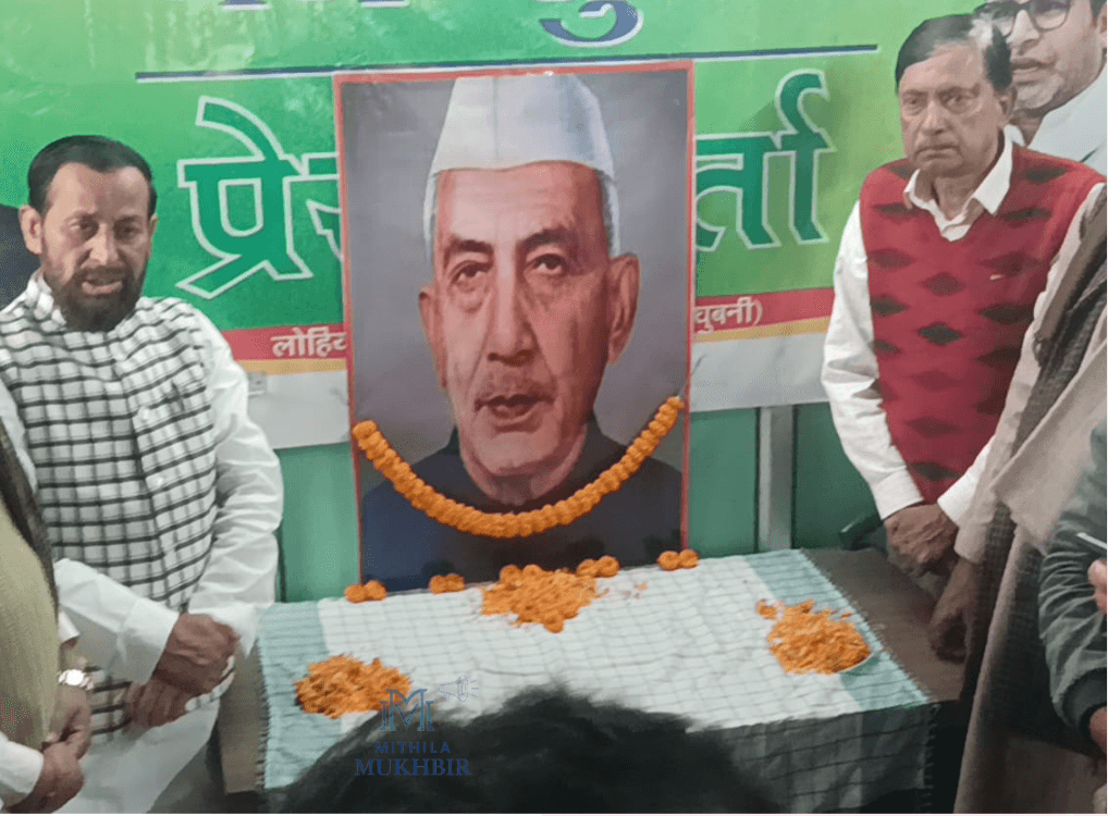 Phulparas में जन सुराज पार्टी ने चौधरी चरण सिंह की जयंती पर किसानों के लिए उनके योगदान को याद करते हुए समारोह आयोजित किया। जानें उनके संघर्ष और विचार।
