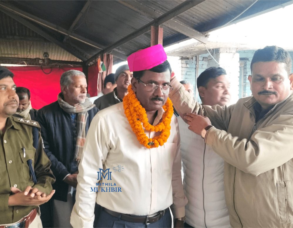 Phulparas: विजय कुमार को अनुमंडल पुलिस पदाधिकारी बनने पर मिला भव्य सम्मान