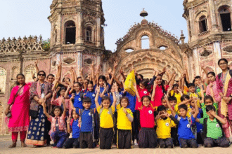कनिष्का इंटरनेशनल स्कूल घोघरडीहा के छात्र-छात्राओं का राजनगर में शैक्षणिक भ्रमण , छात्र-छात्राओं  को वास्तुकला की बारीकियों ने मोहा ध्यान