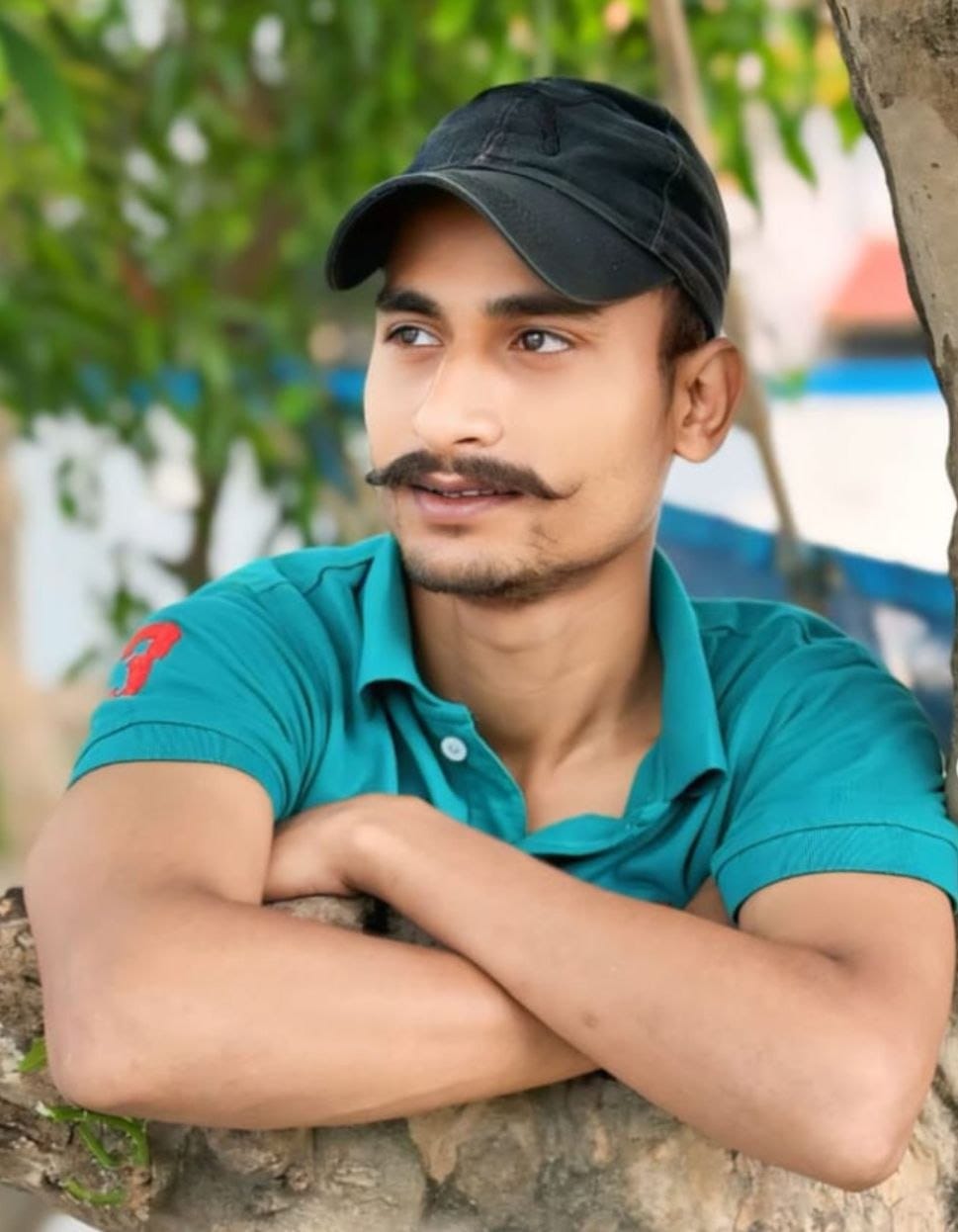 फुलपरास: माँ से मारपीट के बाद 24 वर्षीय युवक ने लगाई फांसी, गाडाटोल में पसरा मातम 11 फुलपरास गाडाटोल में युवक राजा कुमार झा की आत्महत्या का मामला, पुलिस जांच जारी