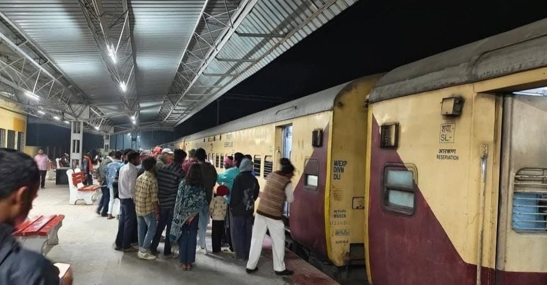 खुटौना रेलखंड ट्रेन सेवा मांग