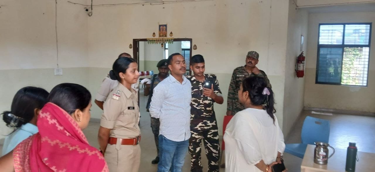 फुलपरास एएनएम हॉस्टल विवाद
