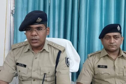 फुलपरास एसडीपीओ कार्यालय का निरीक्षण करते ग्रामीण एसपी शिवम धाकड़
