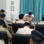 फुलपरास में डीएसपी अमित कुमार की अपराध समीक्षा बैठक