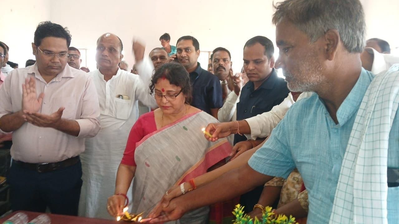 घोघरडीहा के मझौरा में सरस्वती विद्या निकेतन (मॉडल स्कूल) का उद्घाटन 11 घोघरडीहा के मझौरा में सरस्वती विद्या निकेतन मॉडल स्कूल का उद्घाटन