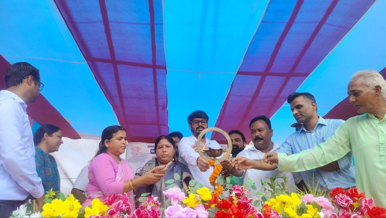 फुलपरास के धर्मडीहा में पंचायत स्तरीय सहयोग शिविर, एसडीओ ने किया उद्घाटन 11 फुलपरास के धर्मडीहा में पंचायत स्तरीय सहयोग शिविर